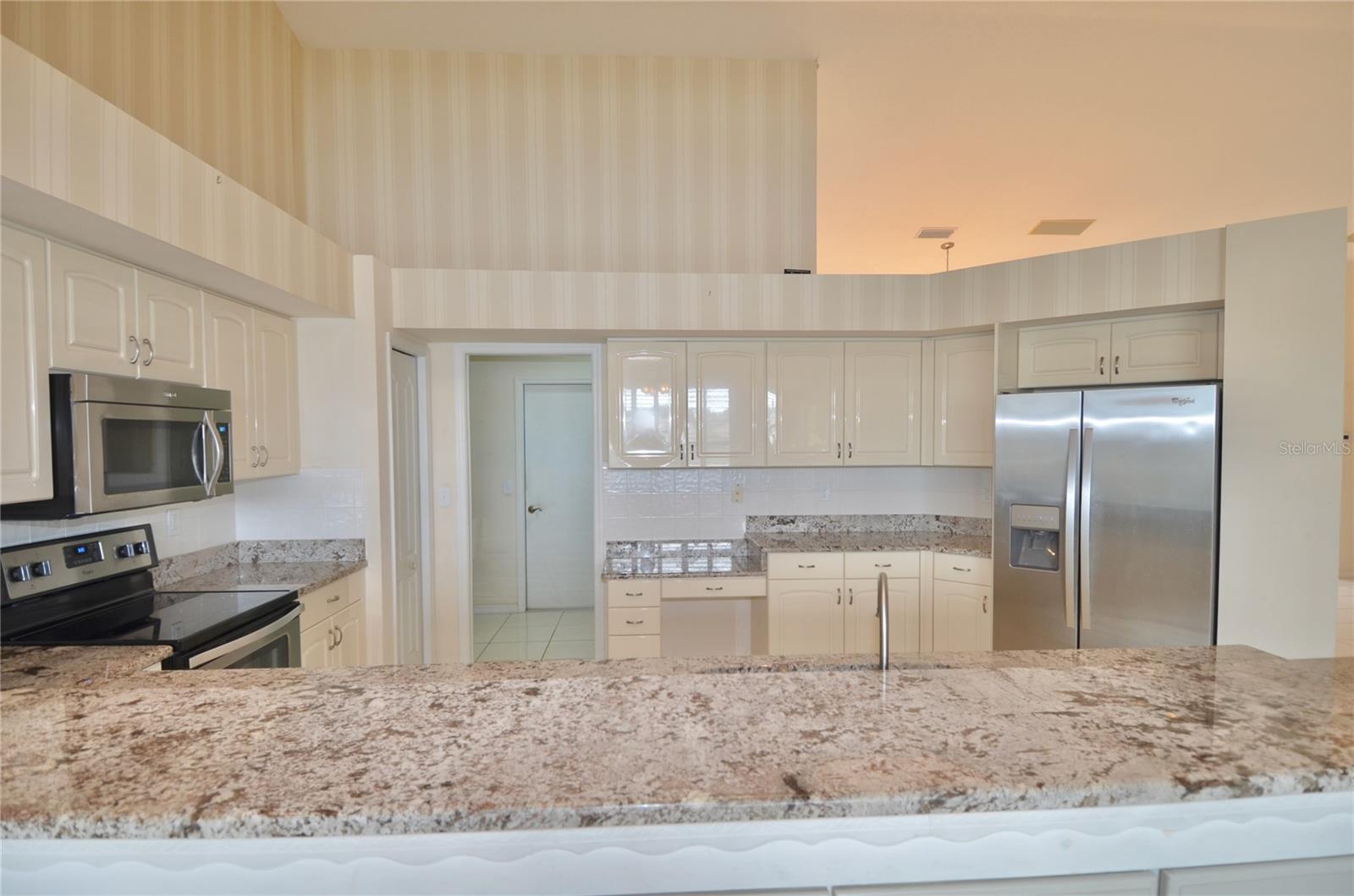 Image 34 of 81 For 5084 Winter Rose Way