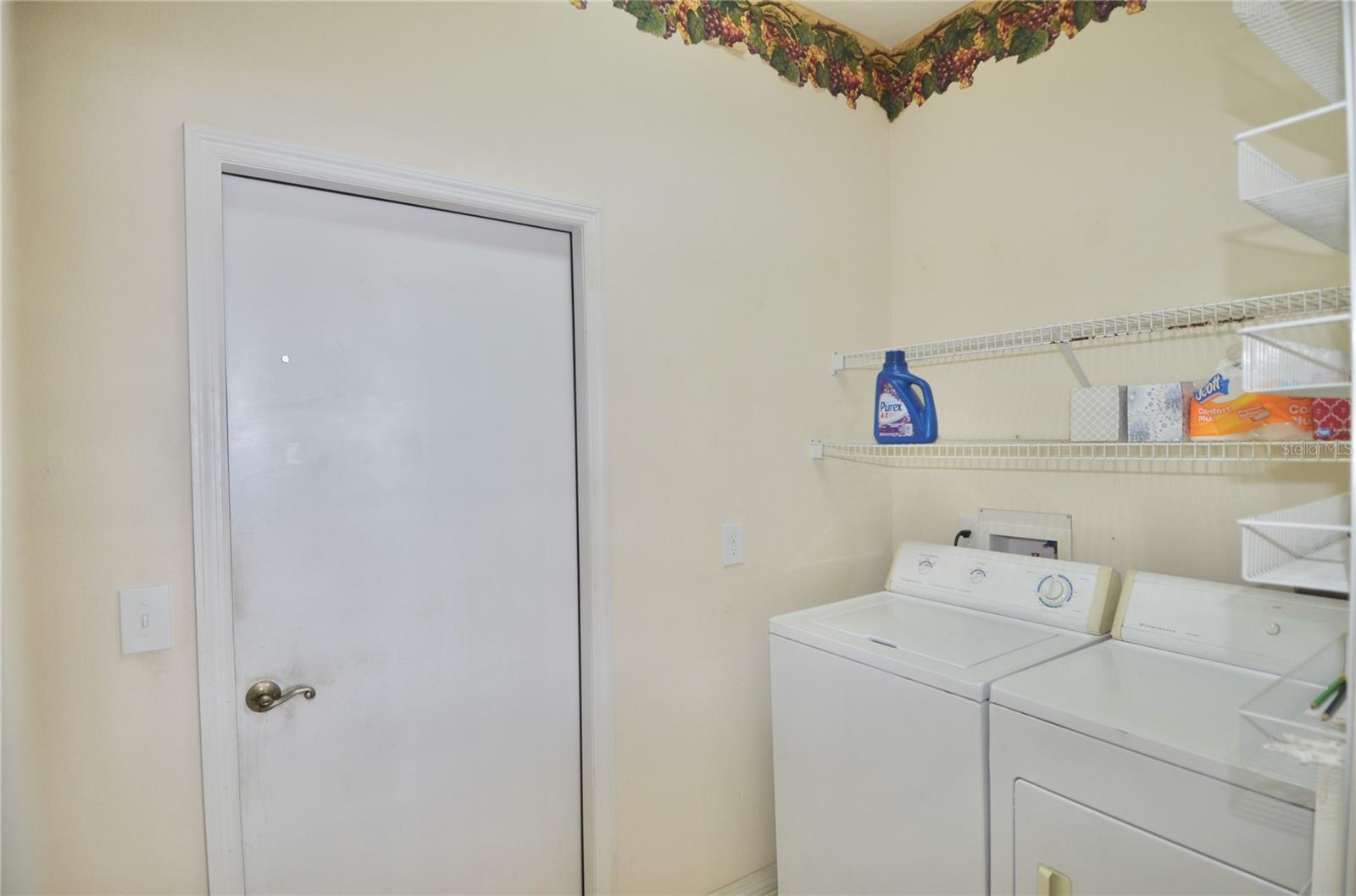 Image 38 of 81 For 5084 Winter Rose Way