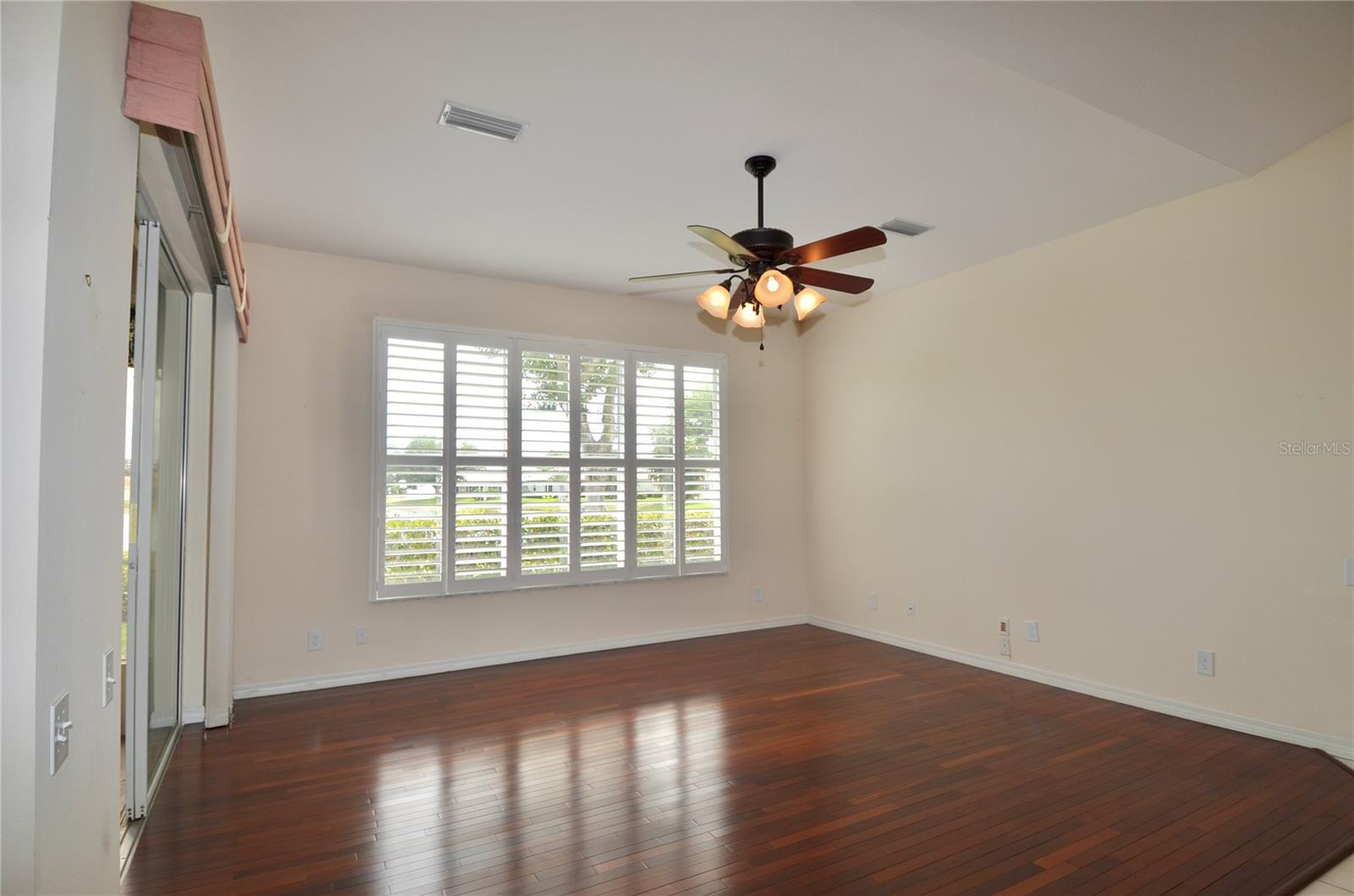 Image 8 of 81 For 5084 Winter Rose Way