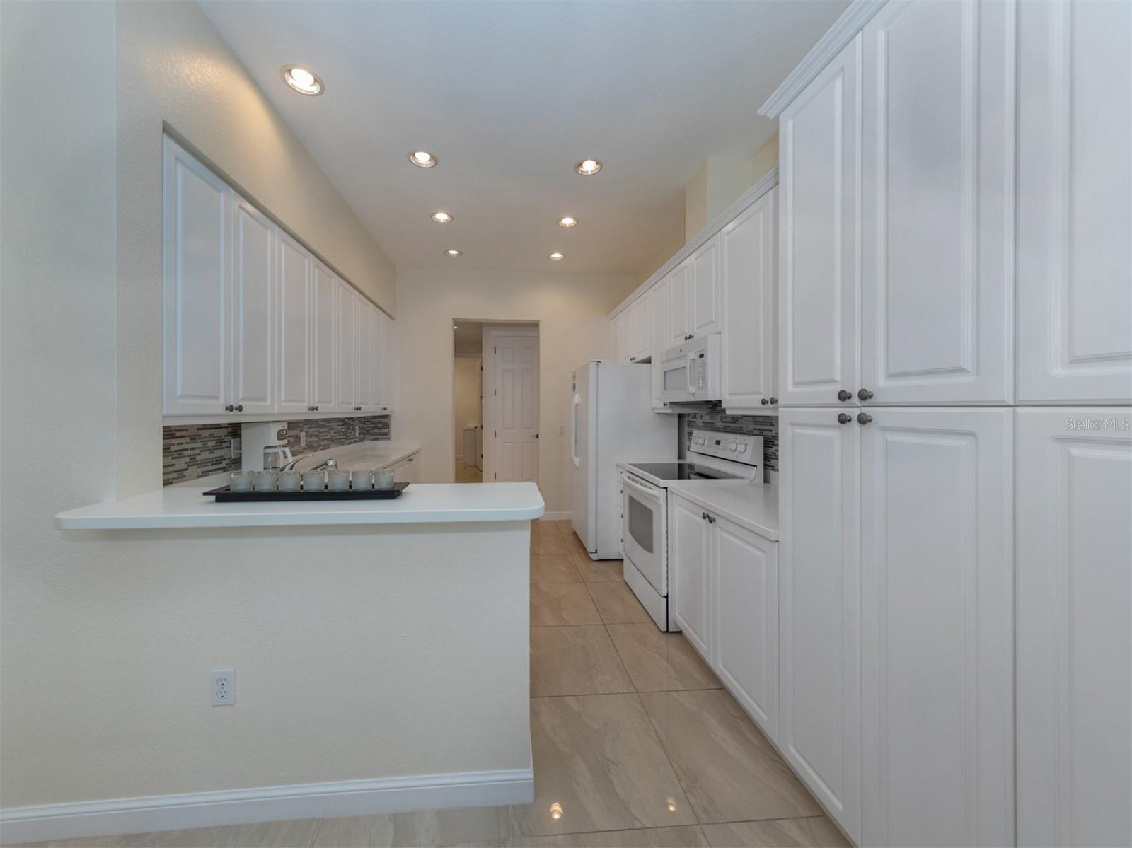 Image 16 of 73 For 5531 46th Court W 5531