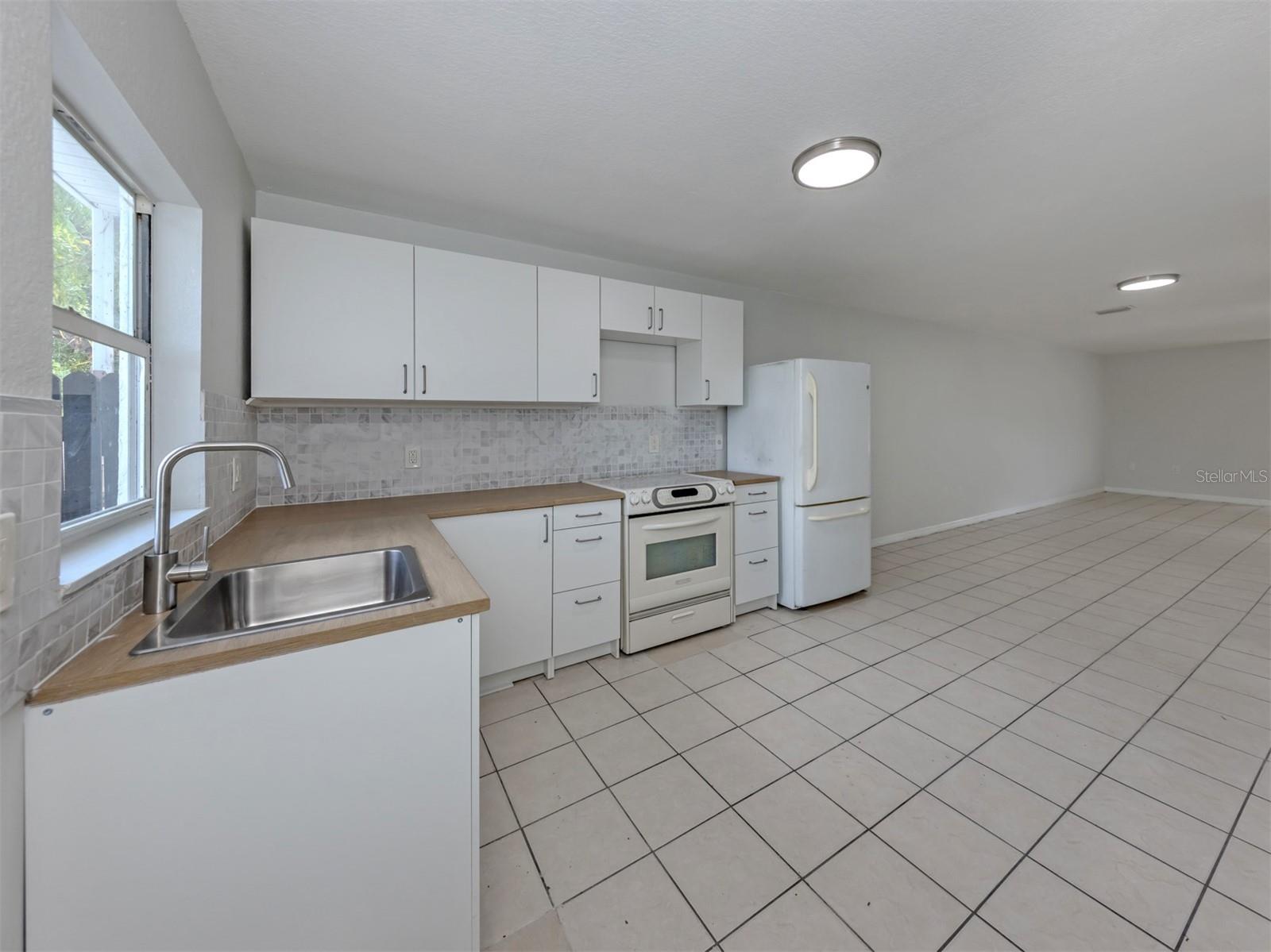 Image 19 of 79 For 5636 6th Street Court E