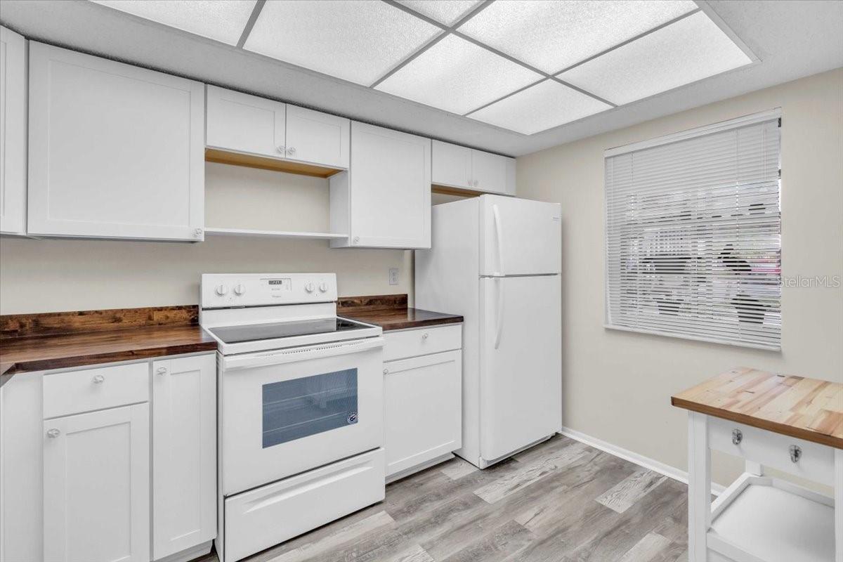 Image 10 of 35 For 380 Three Lakes Lane K