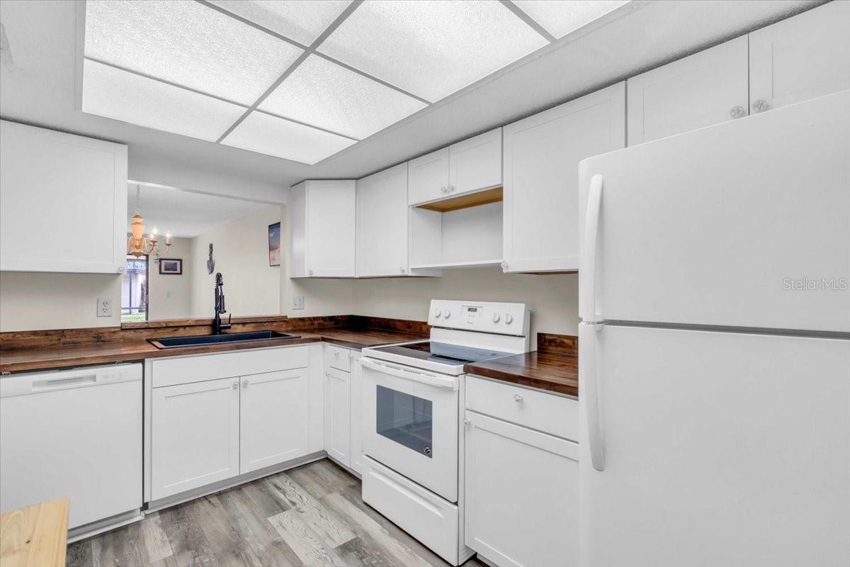 Image 11 of 35 For 380 Three Lakes Lane K