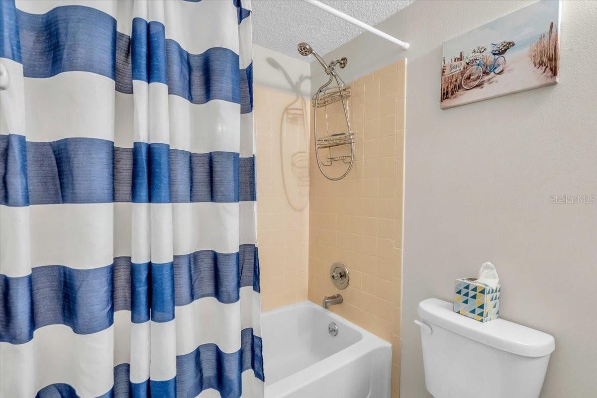 Image 17 of 35 For 380 Three Lakes Lane K