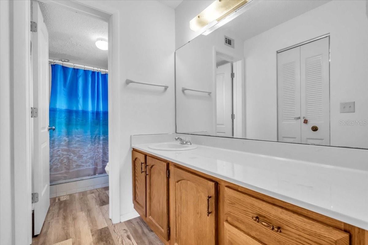 Image 21 of 35 For 380 Three Lakes Lane K