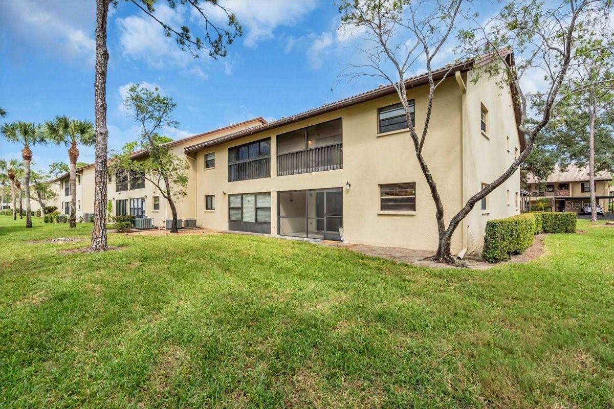 Image 24 of 35 For 380 Three Lakes Lane K