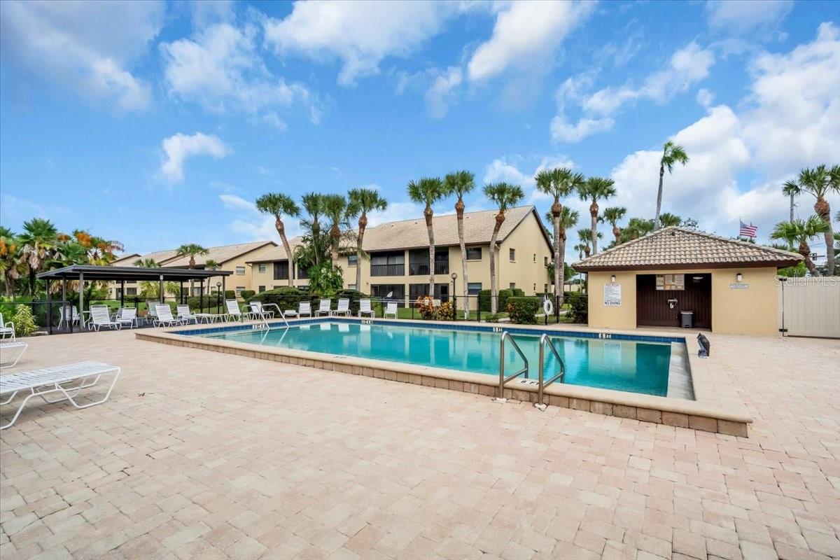 Image 26 of 35 For 380 Three Lakes Lane K