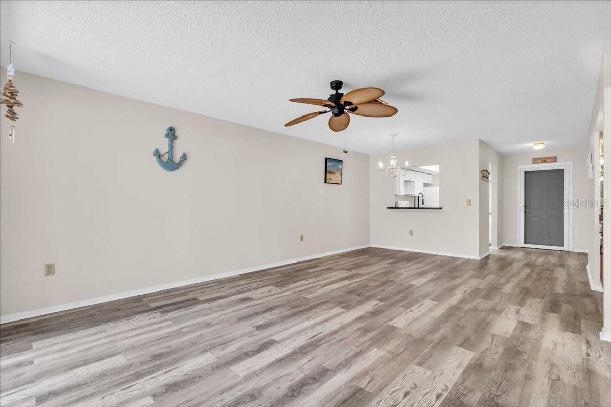 Image 7 of 35 For 380 Three Lakes Lane K