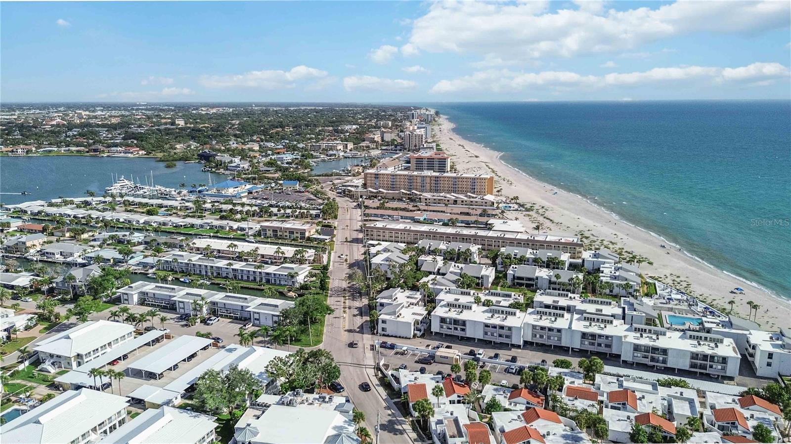 Image 34 of 83 For 1555 Tarpon Center Drive G 235