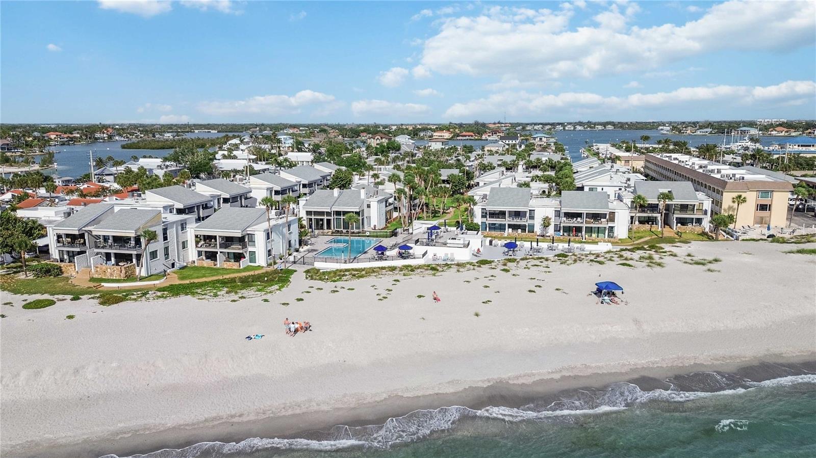 Image 39 of 83 For 1555 Tarpon Center Drive G 235