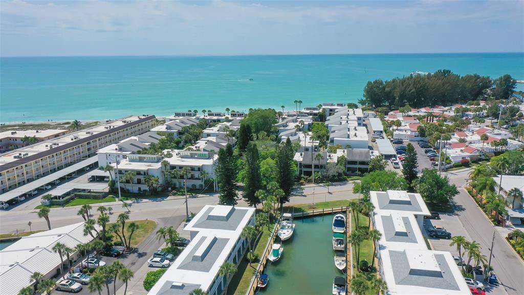 Image 49 of 83 For 1555 Tarpon Center Drive G 235