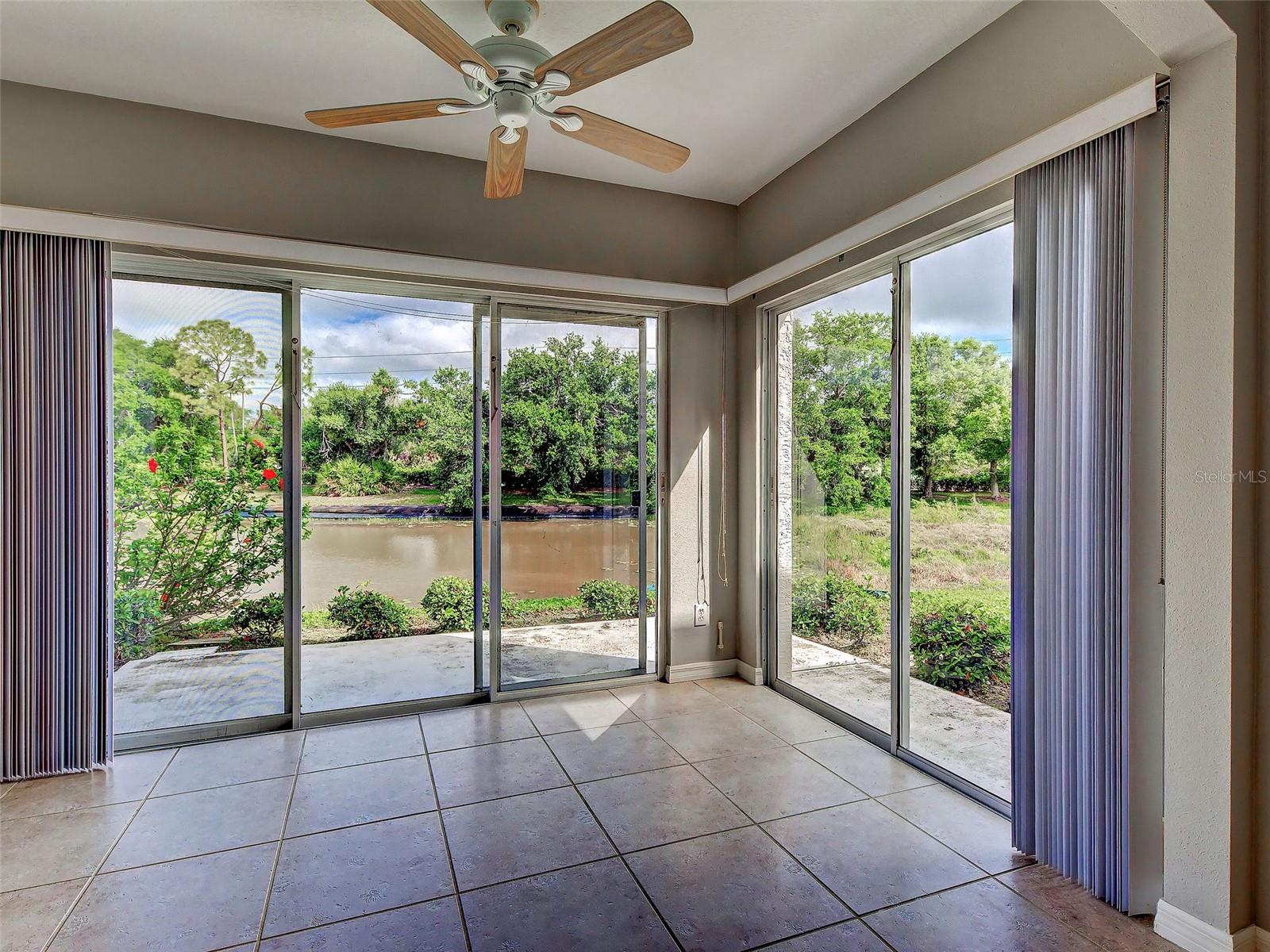 Image 11 of 48 For 902 Addington Court 103