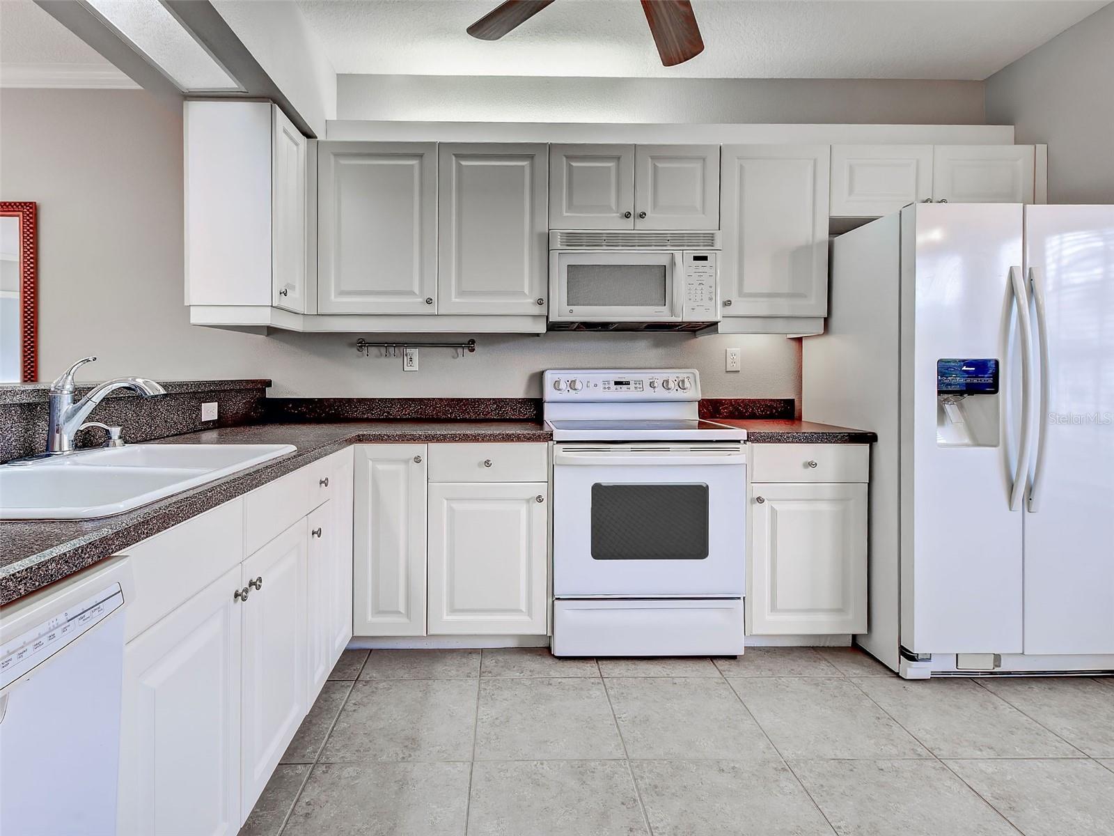 Image 15 of 48 For 902 Addington Court 103