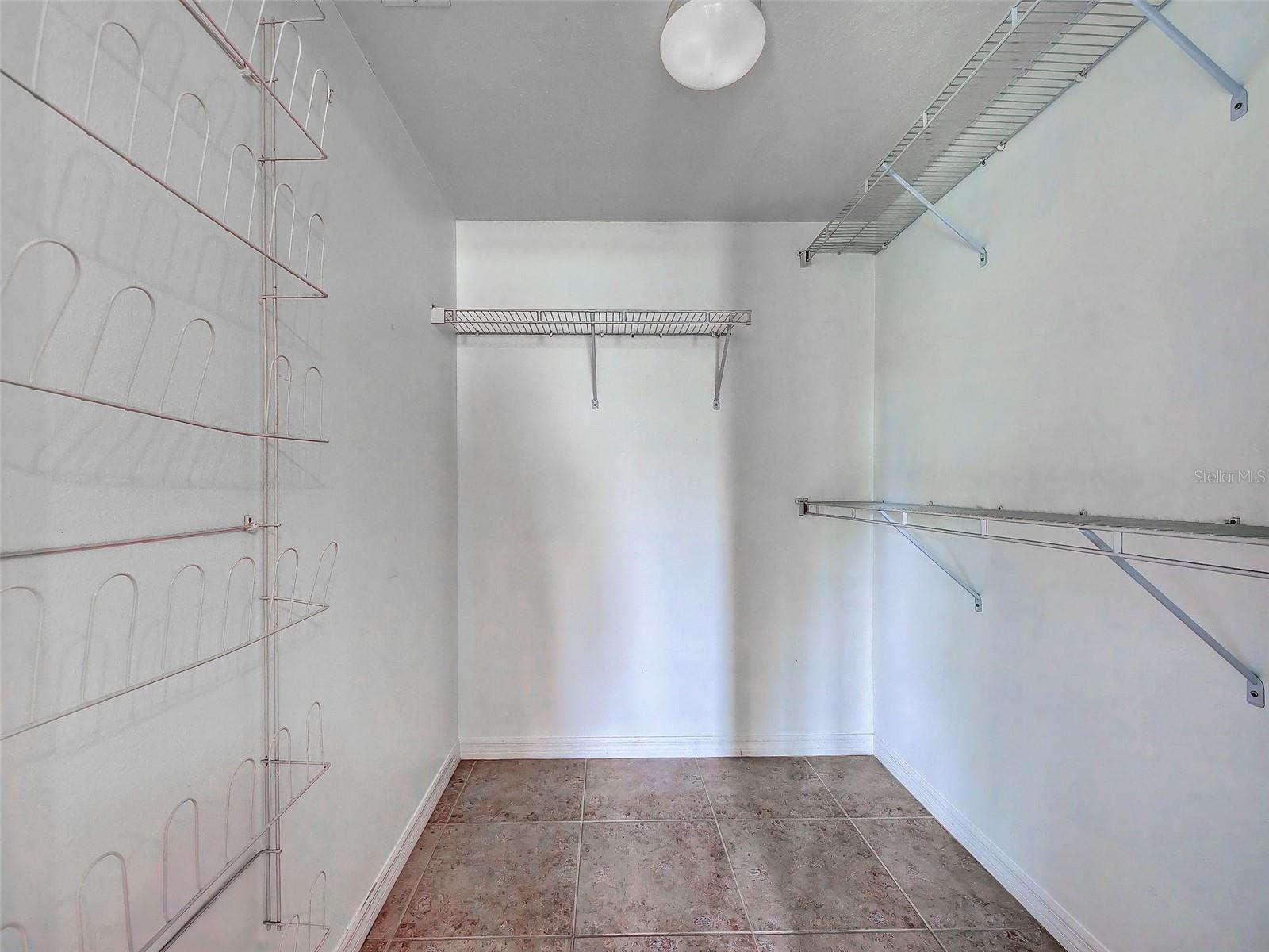 Image 26 of 48 For 902 Addington Court 103