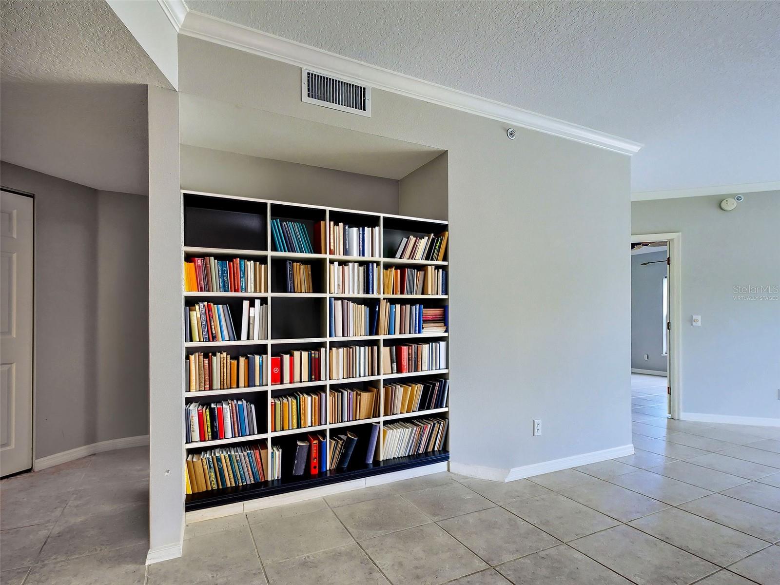 Image 9 of 48 For 902 Addington Court 103