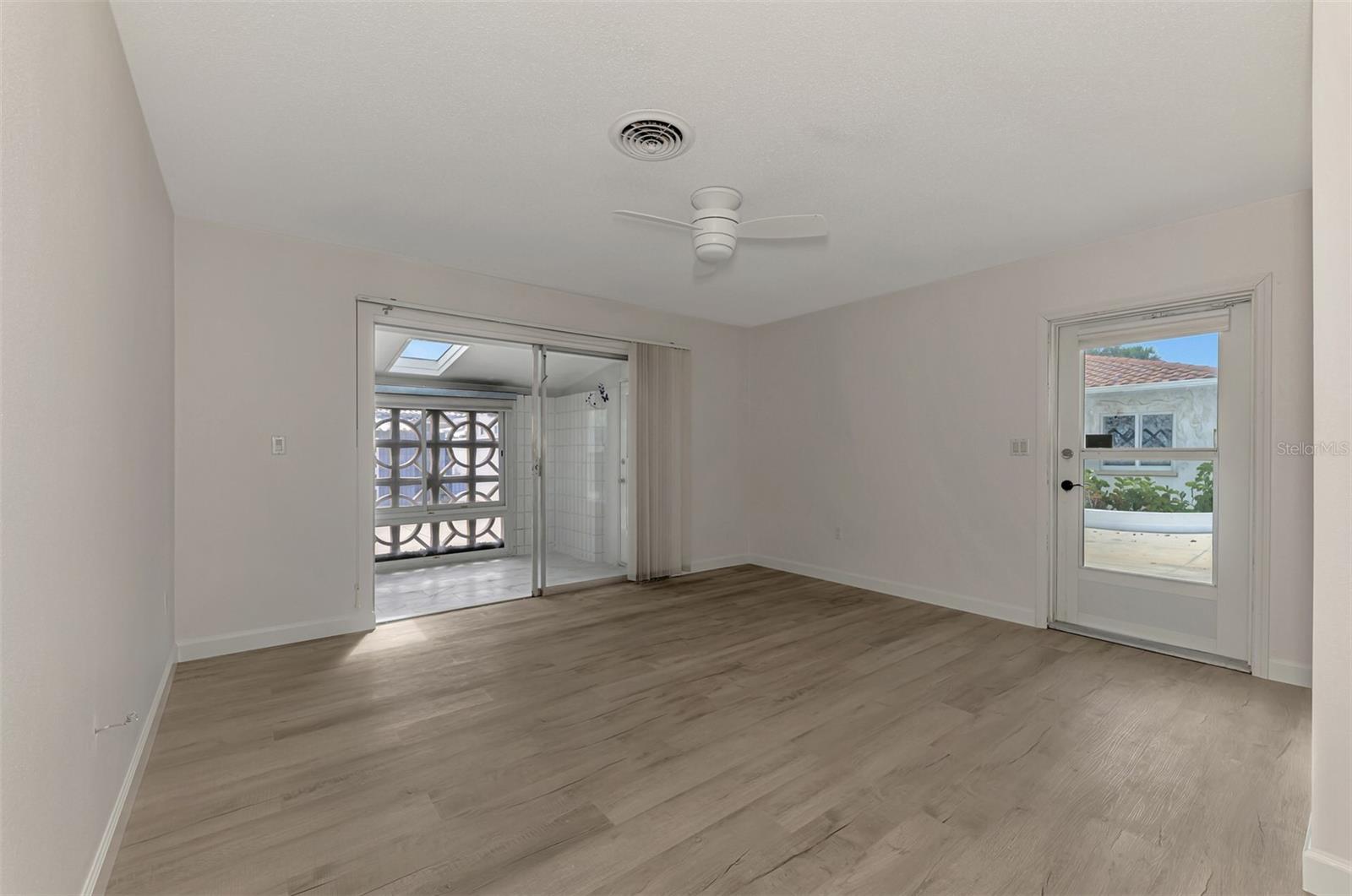 Image 13 of 43 For 1205 Tarpon Center Drive E2