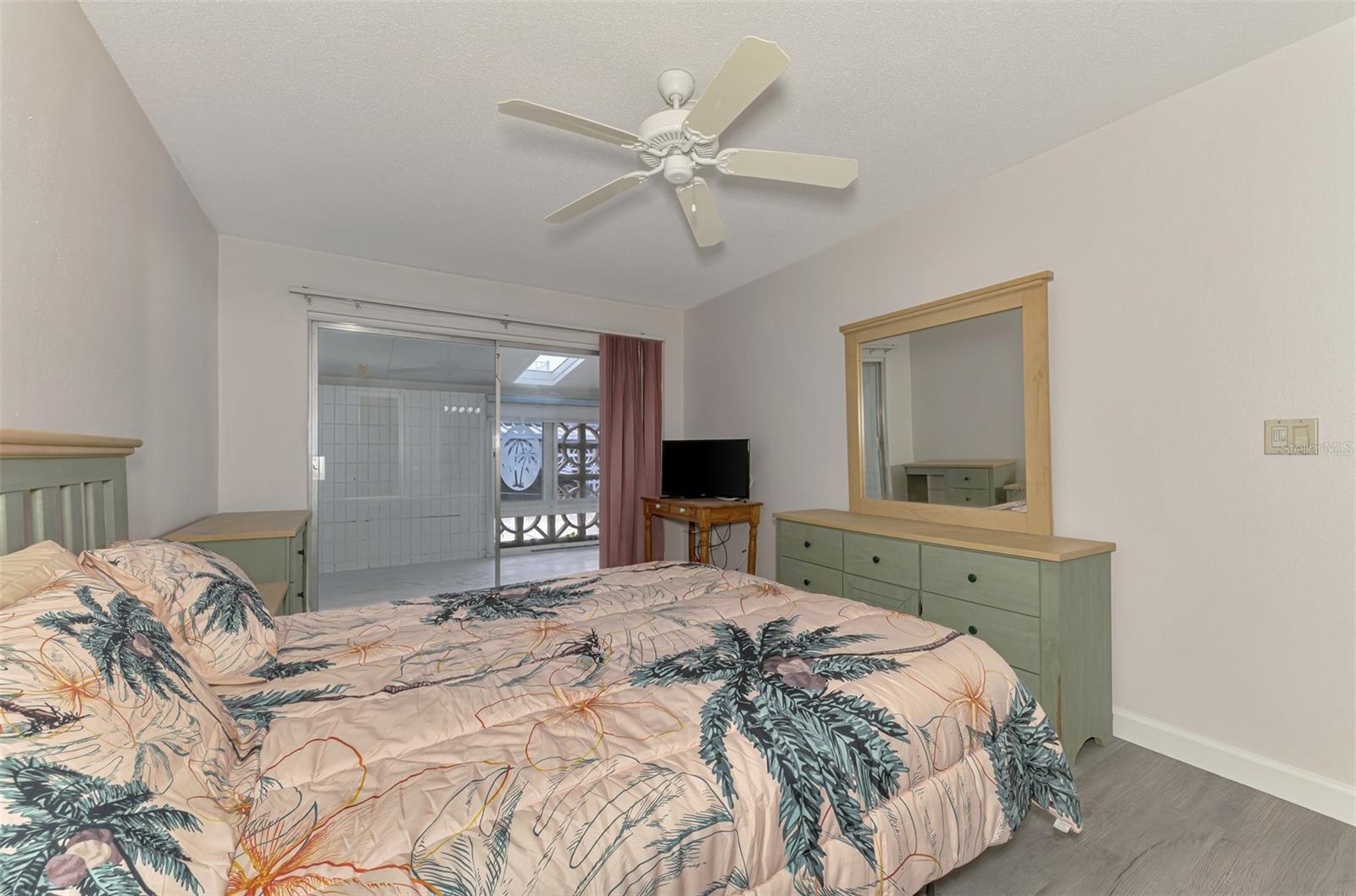 Image 23 of 43 For 1205 Tarpon Center Drive E2