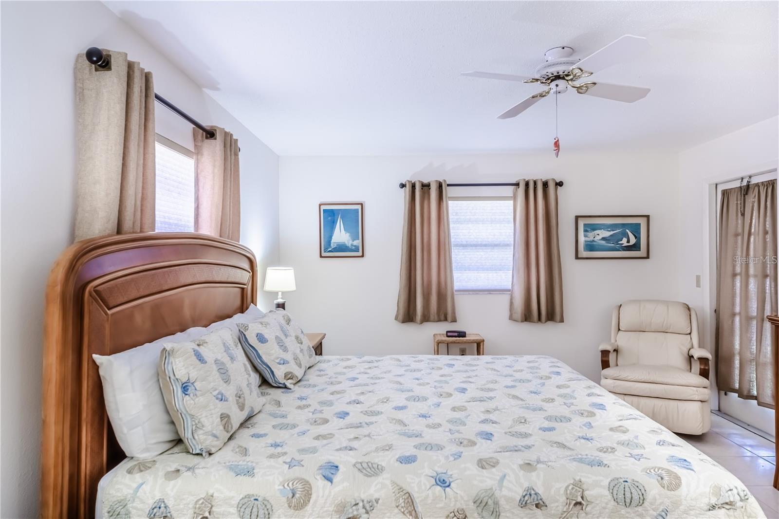 Image 13 of 20 For 335 Three Lakes Lane L