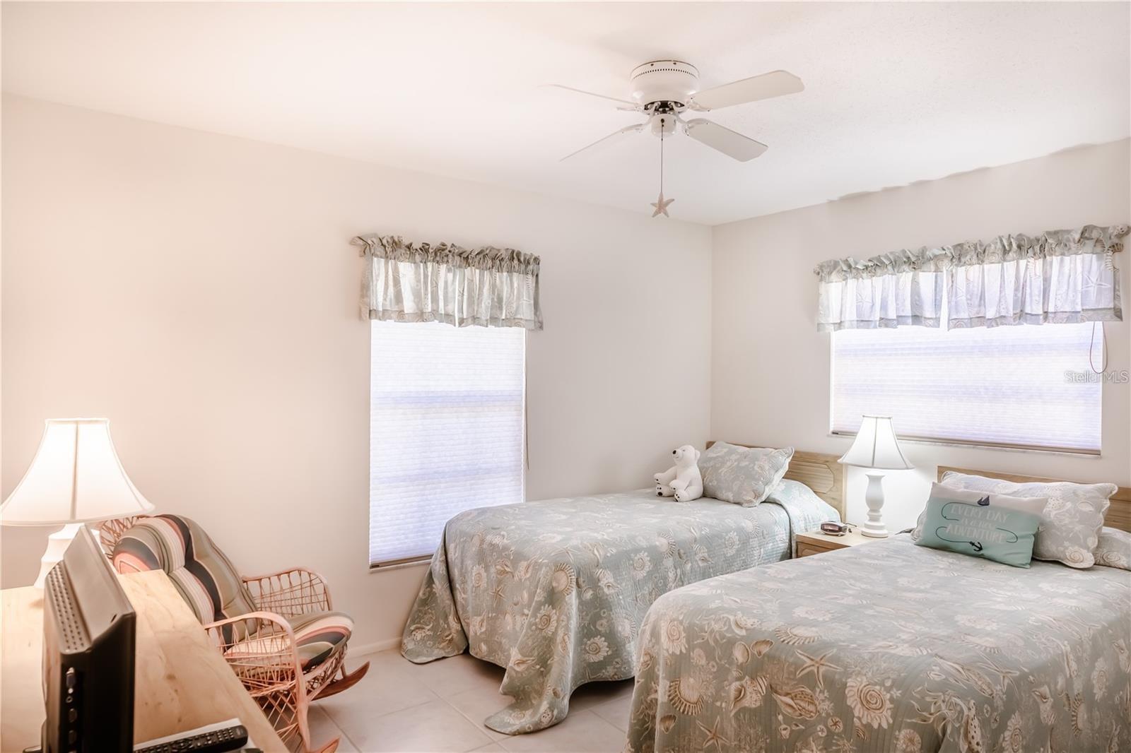 Image 18 of 20 For 335 Three Lakes Lane L