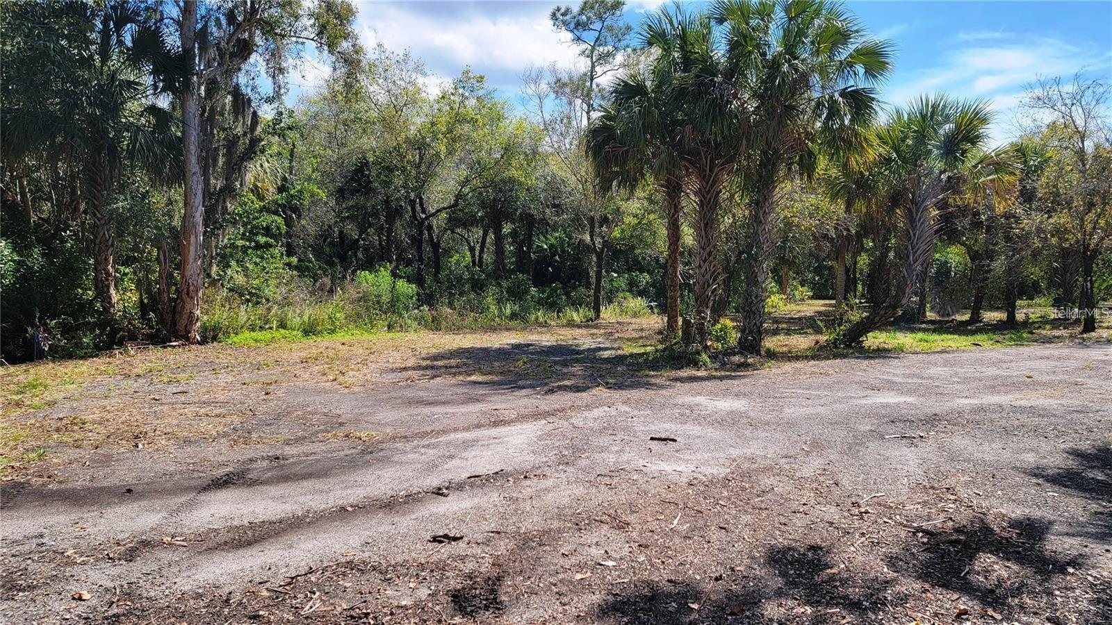 Image 5 of 10 For 618 Drury Lane