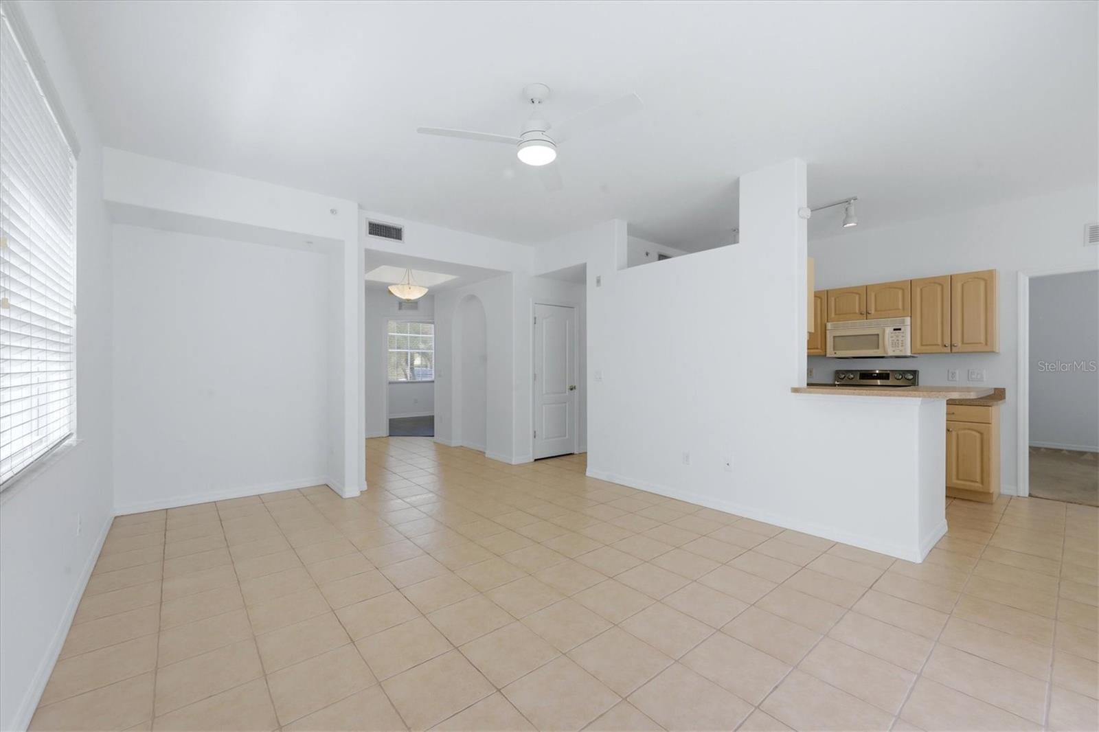 Image 12 of 70 For 4270 Vicenza Drive B40
