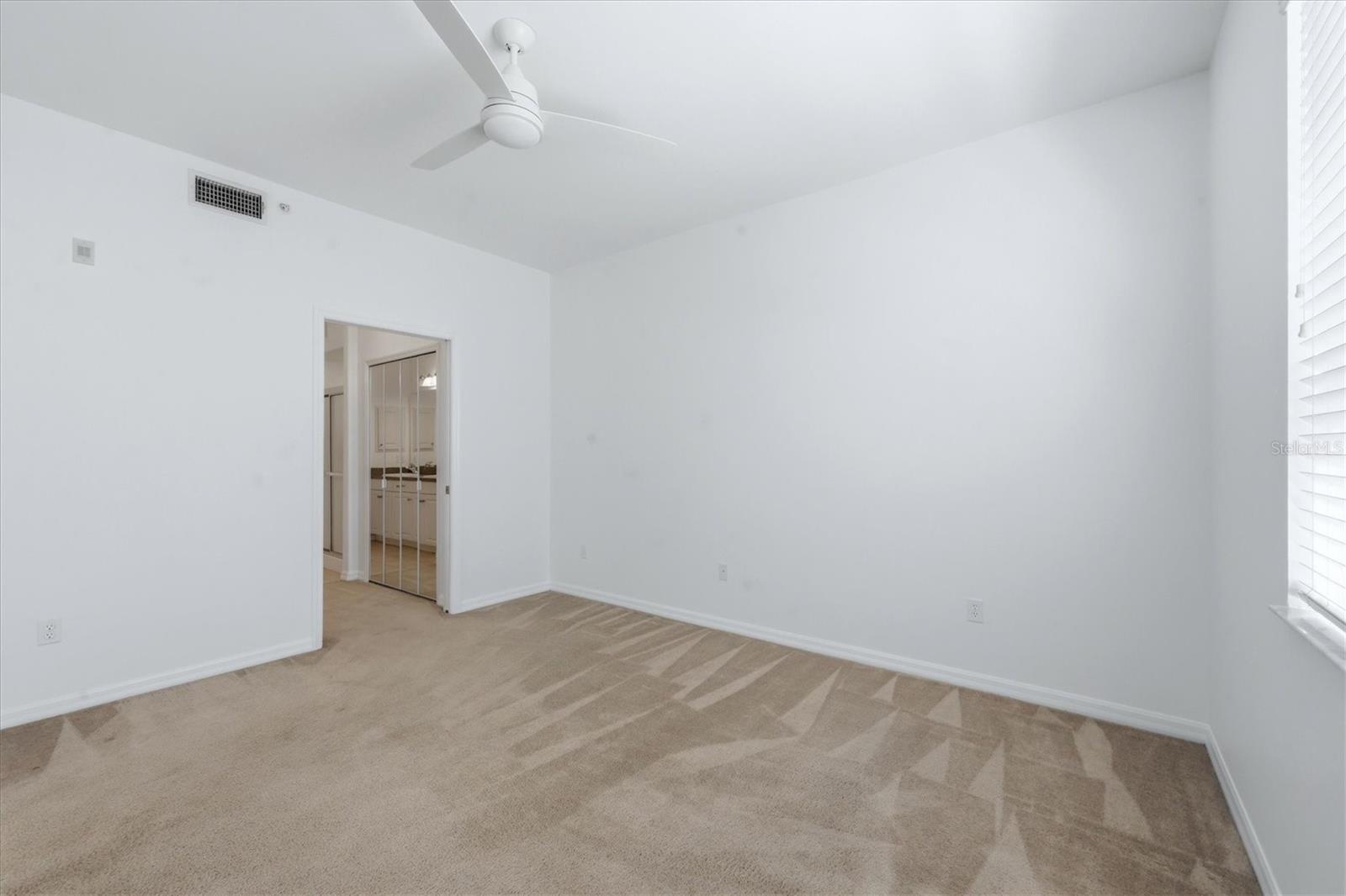 Image 22 of 70 For 4270 Vicenza Drive B40