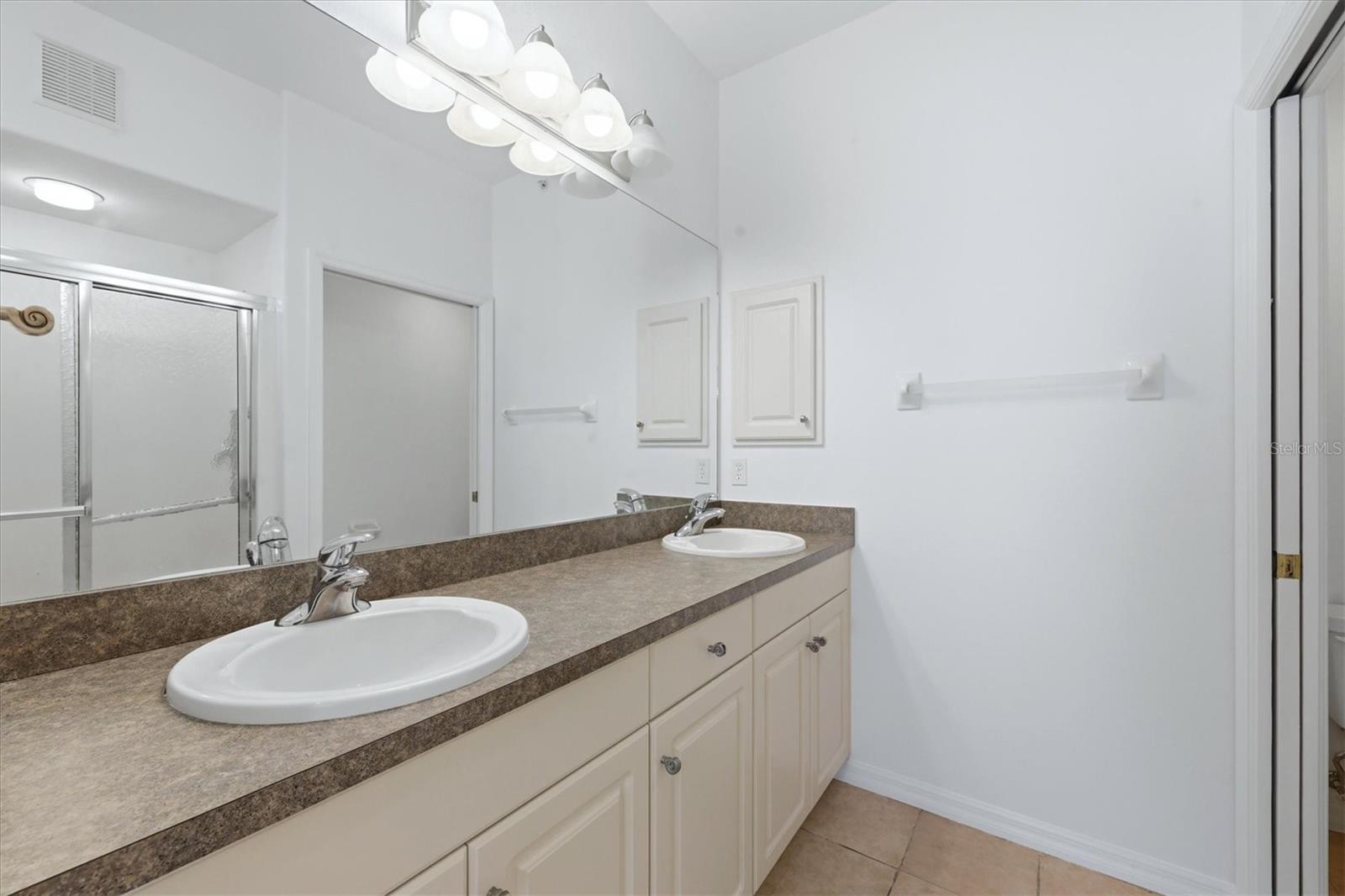 Image 24 of 70 For 4270 Vicenza Drive B40