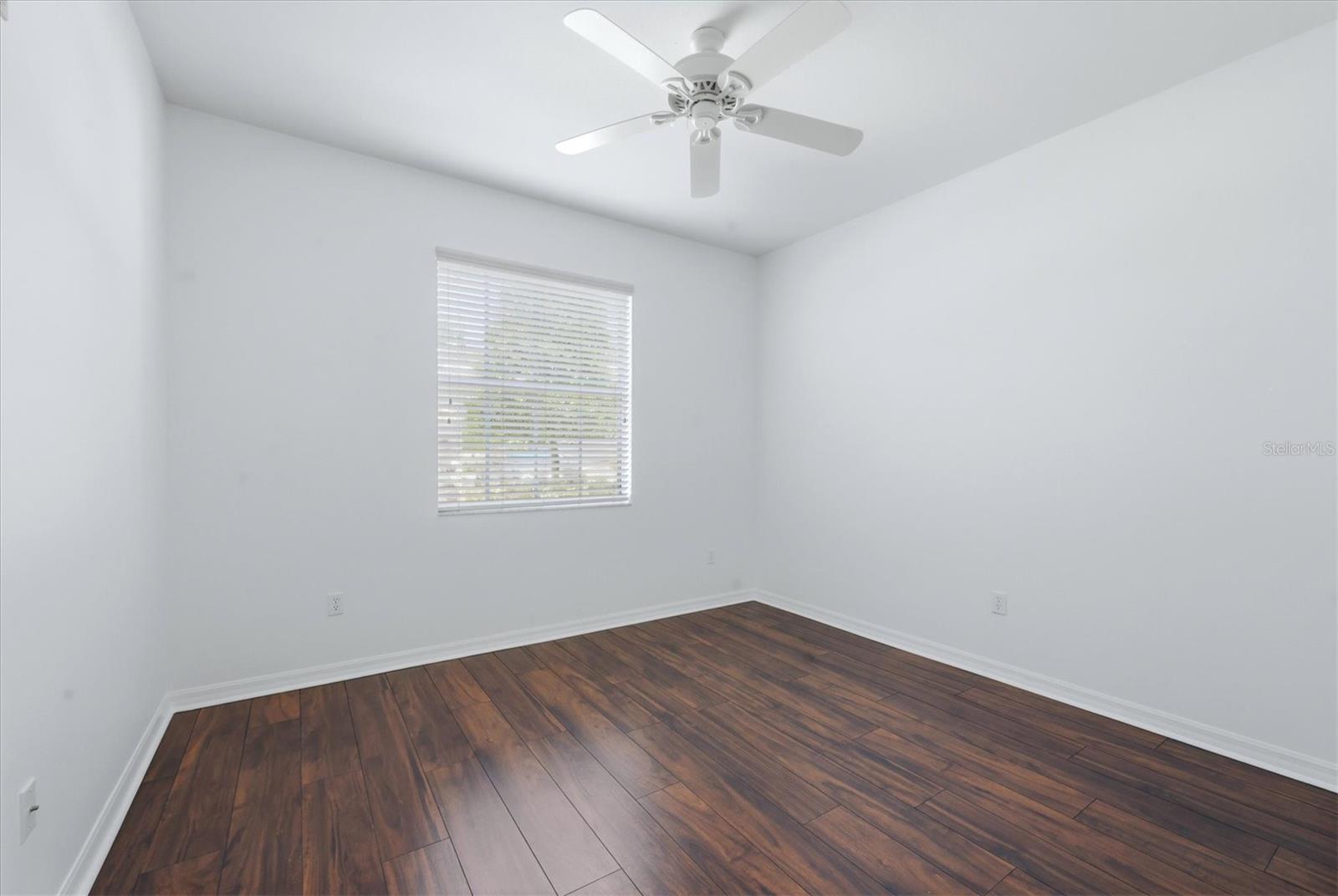Image 27 of 70 For 4270 Vicenza Drive B40