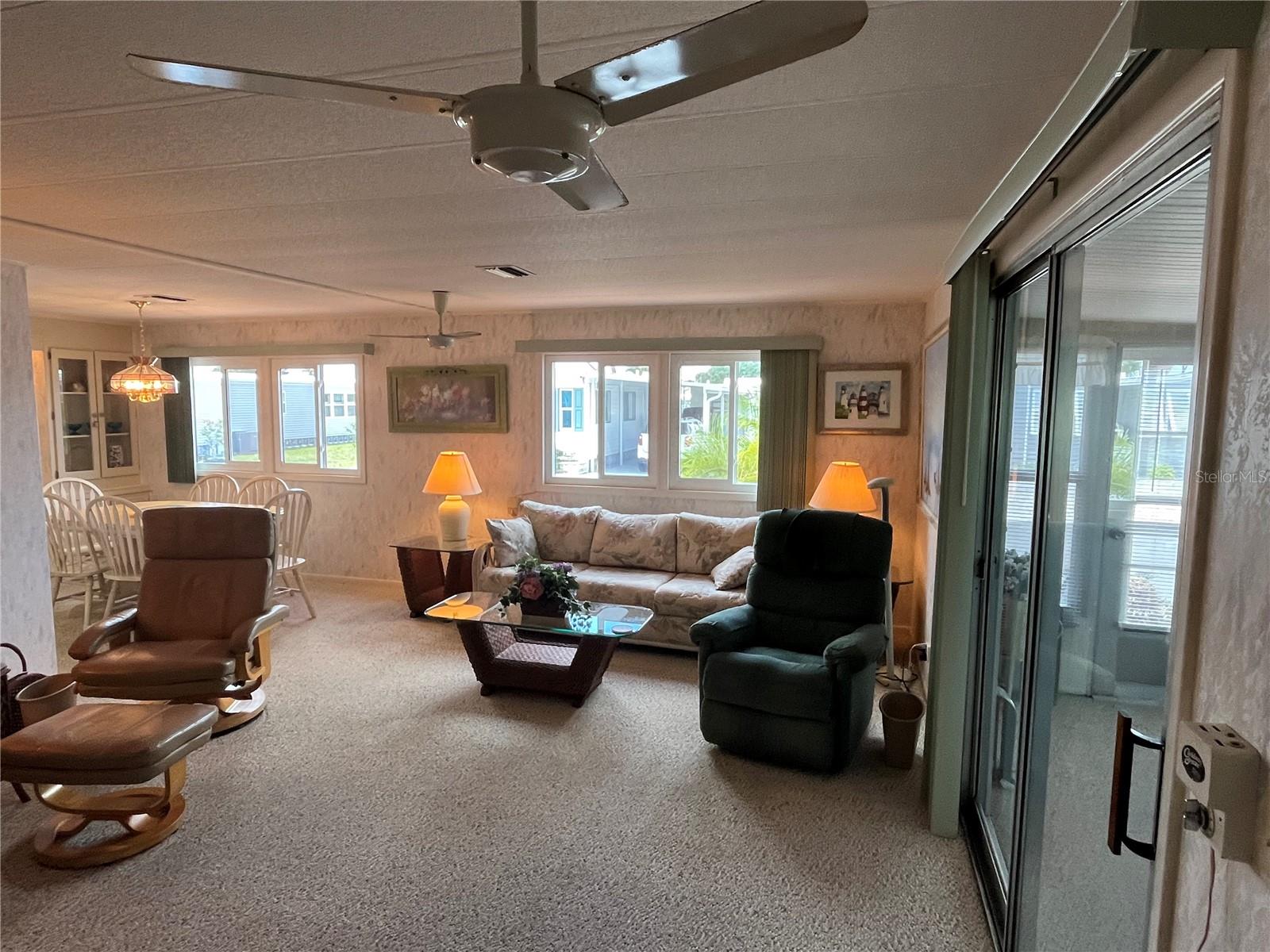 Image 10 of 39 For 785 Cervina Drive N