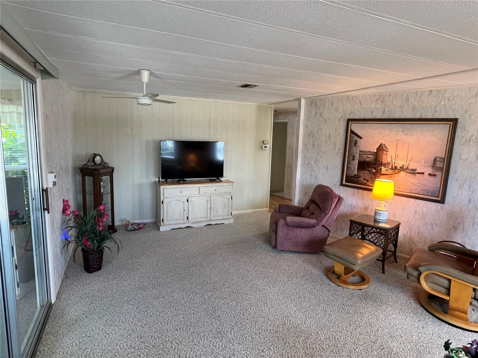 Image 11 of 39 For 785 Cervina Drive N