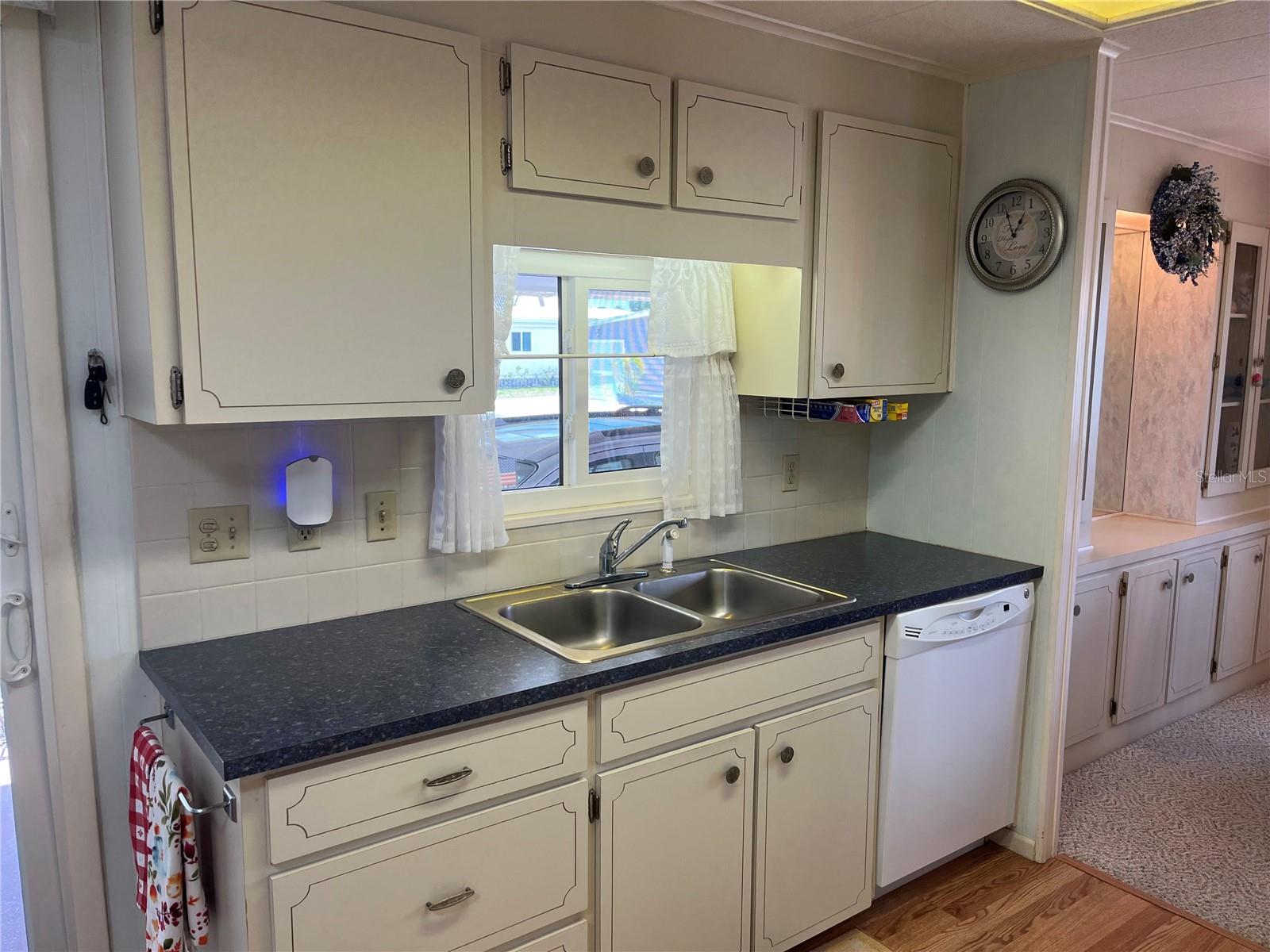 Image 19 of 39 For 785 Cervina Drive N