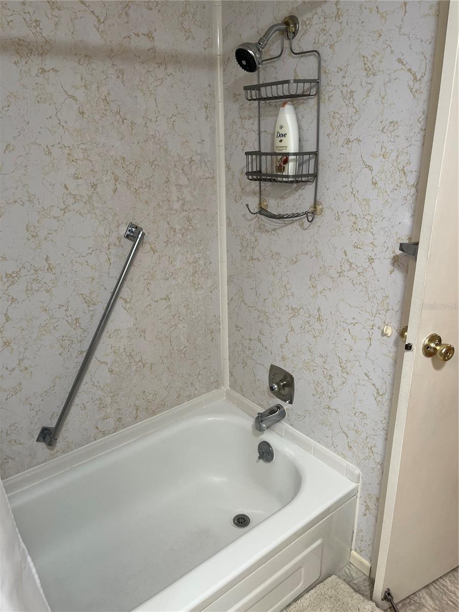 Image 26 of 39 For 785 Cervina Drive N