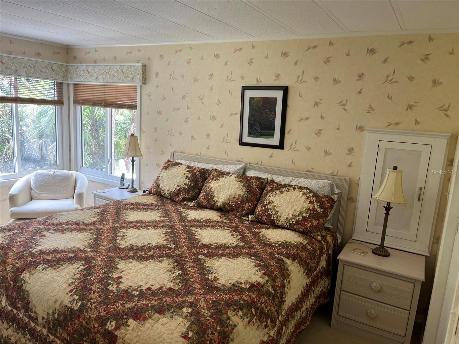 Image 28 of 39 For 785 Cervina Drive N