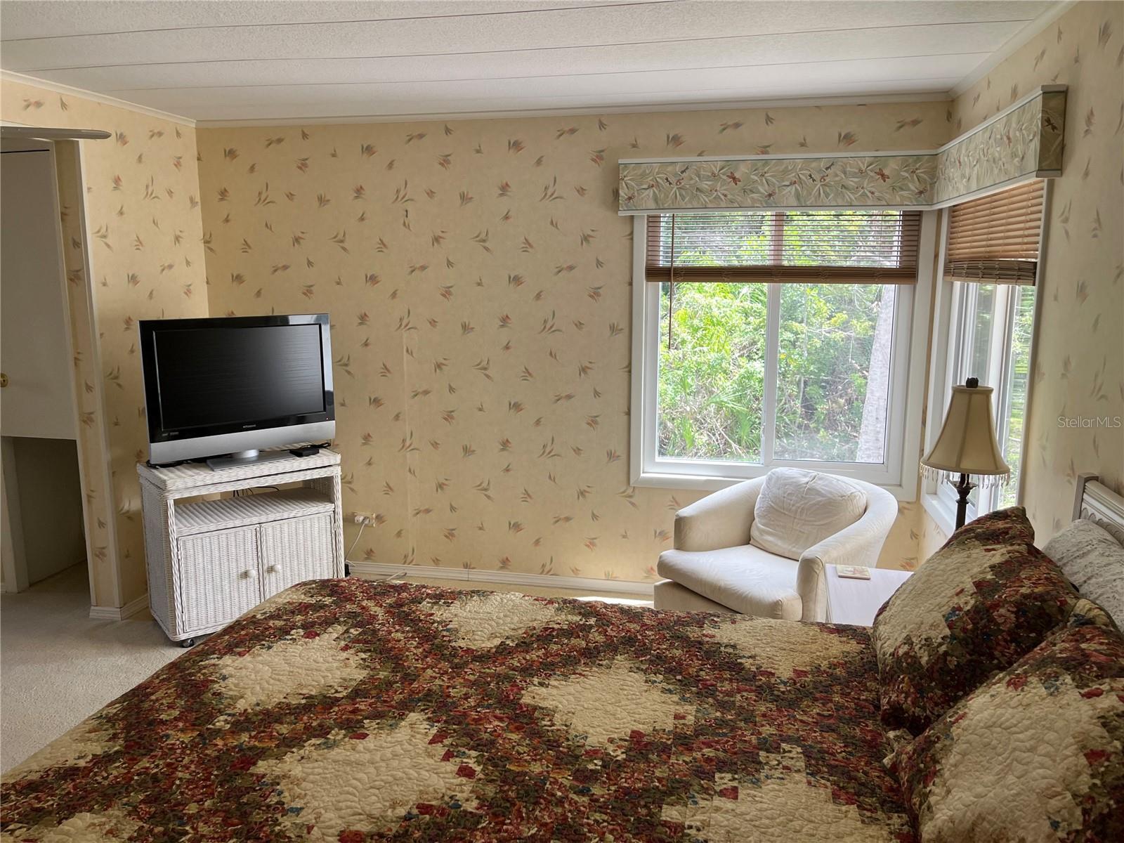 Image 29 of 39 For 785 Cervina Drive N