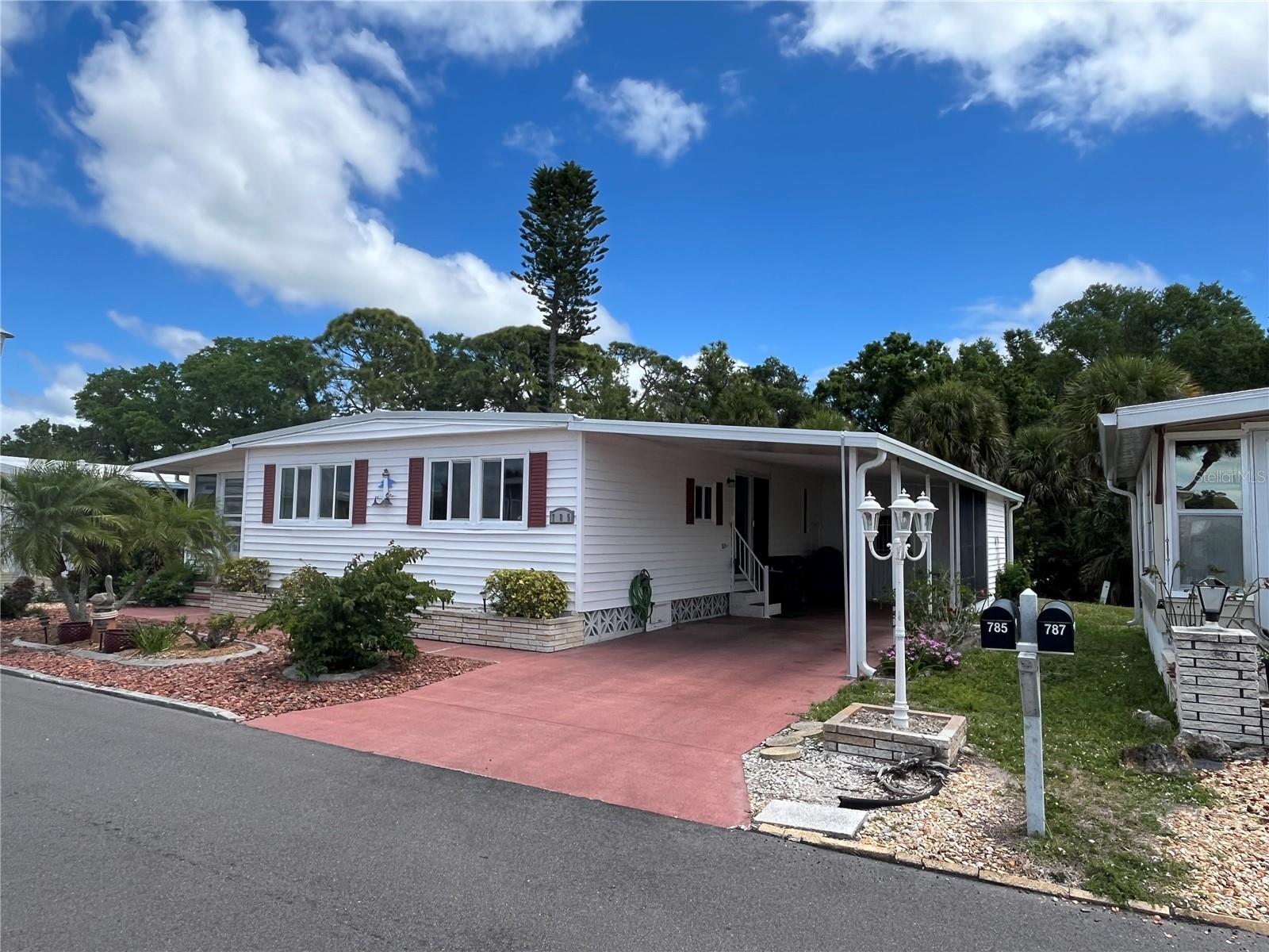 Image 3 of 39 For 785 Cervina Drive N