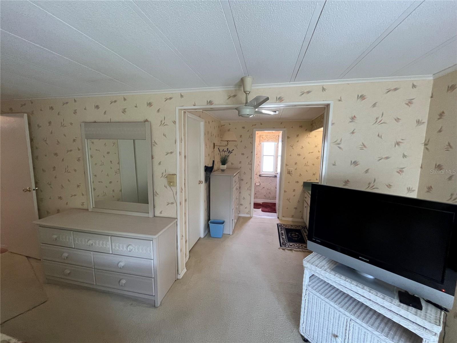 Image 33 of 39 For 785 Cervina Drive N