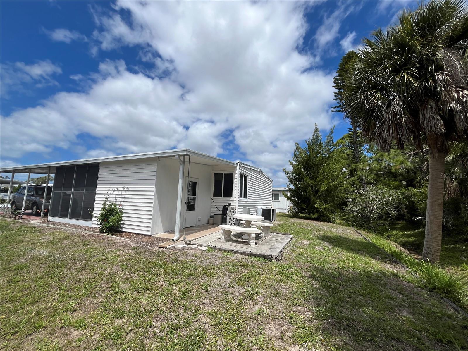 Image 5 of 39 For 785 Cervina Drive N