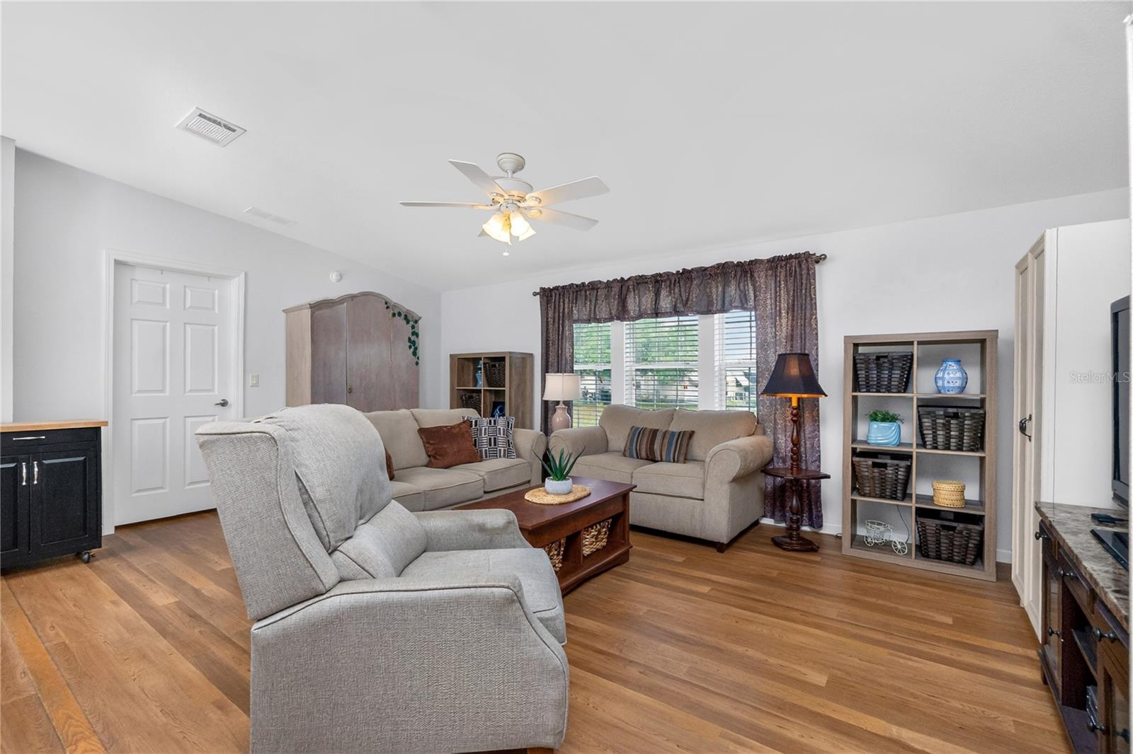 Image 18 of 68 For 5121 Palena Boulevard