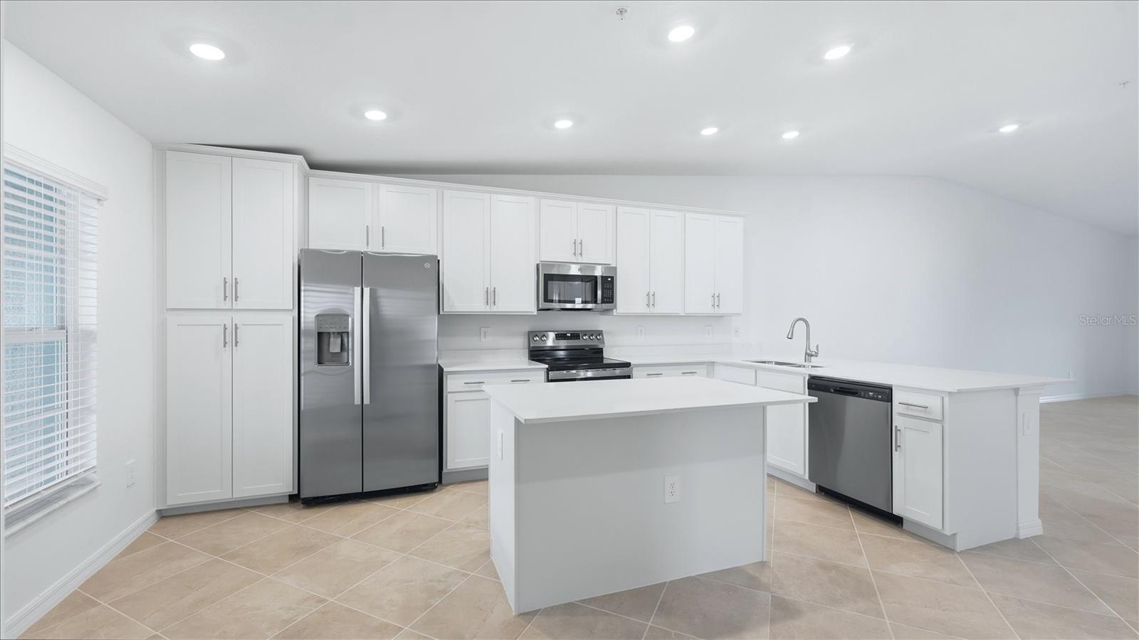 Image 11 of 66 For 17475 Opal Sand Drive 208