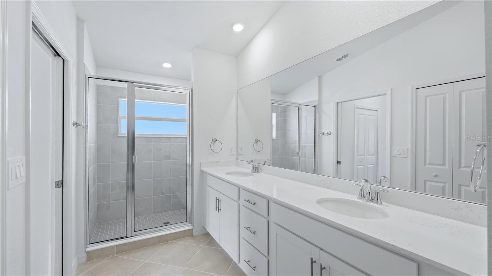 Image 18 of 66 For 17475 Opal Sand Drive 208