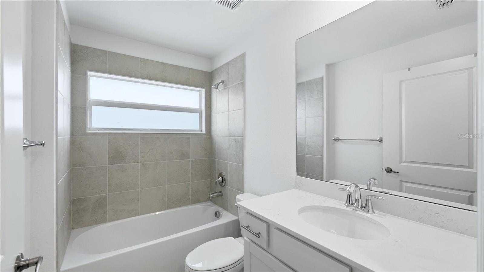 Image 23 of 66 For 17475 Opal Sand Drive 208