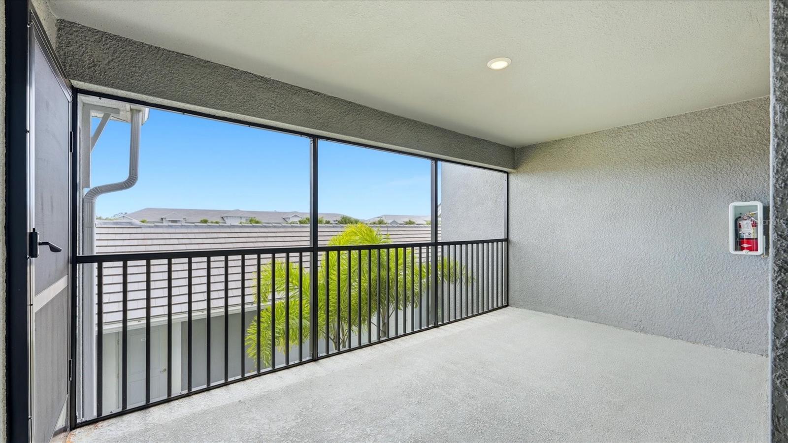 Image 27 of 66 For 17475 Opal Sand Drive 208