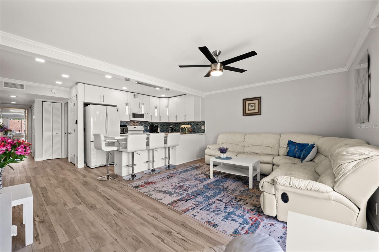 Image 11 of 30 For 2763 Woodgate Lane 301