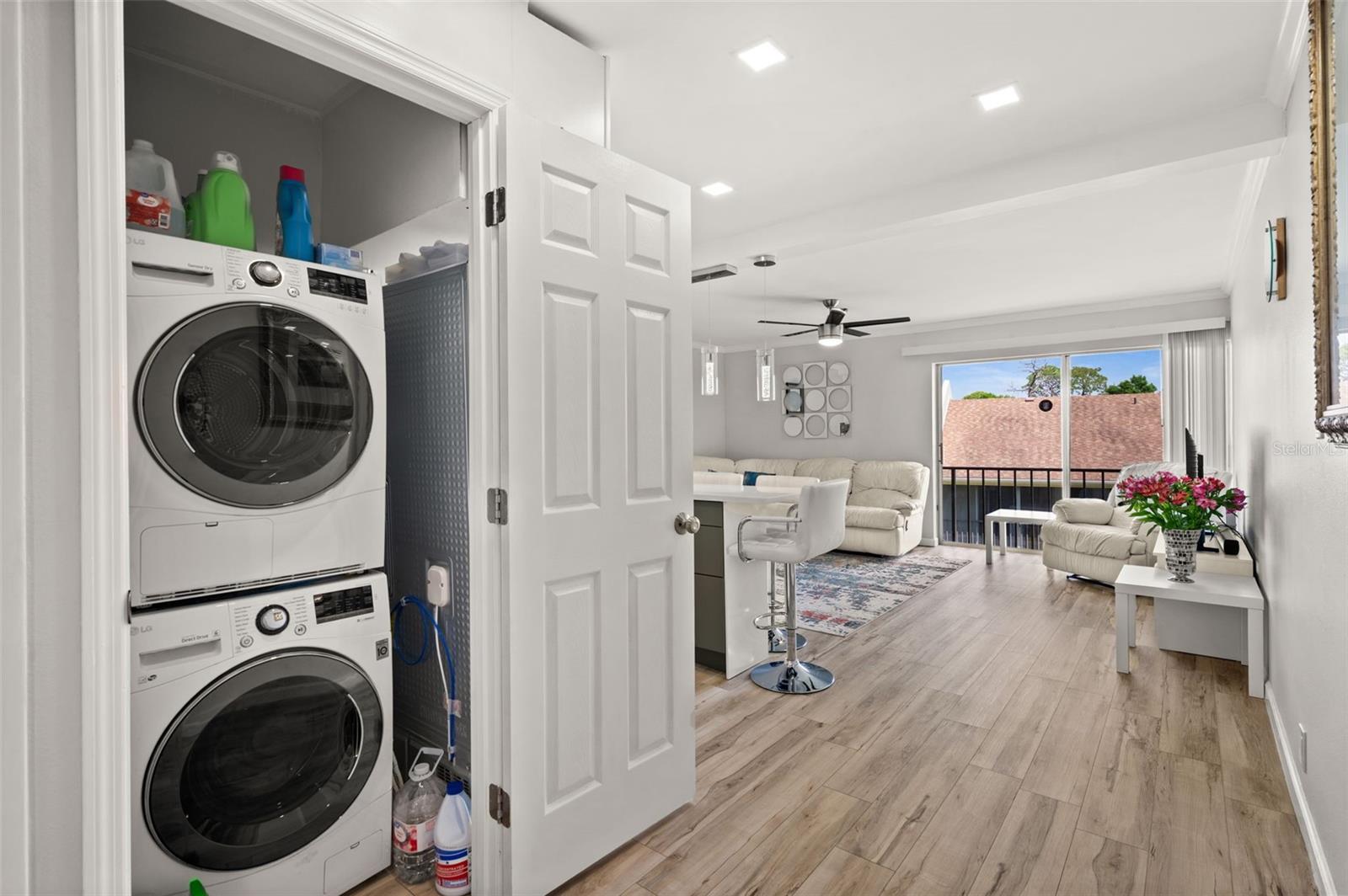 Image 15 of 30 For 2763 Woodgate Lane 301