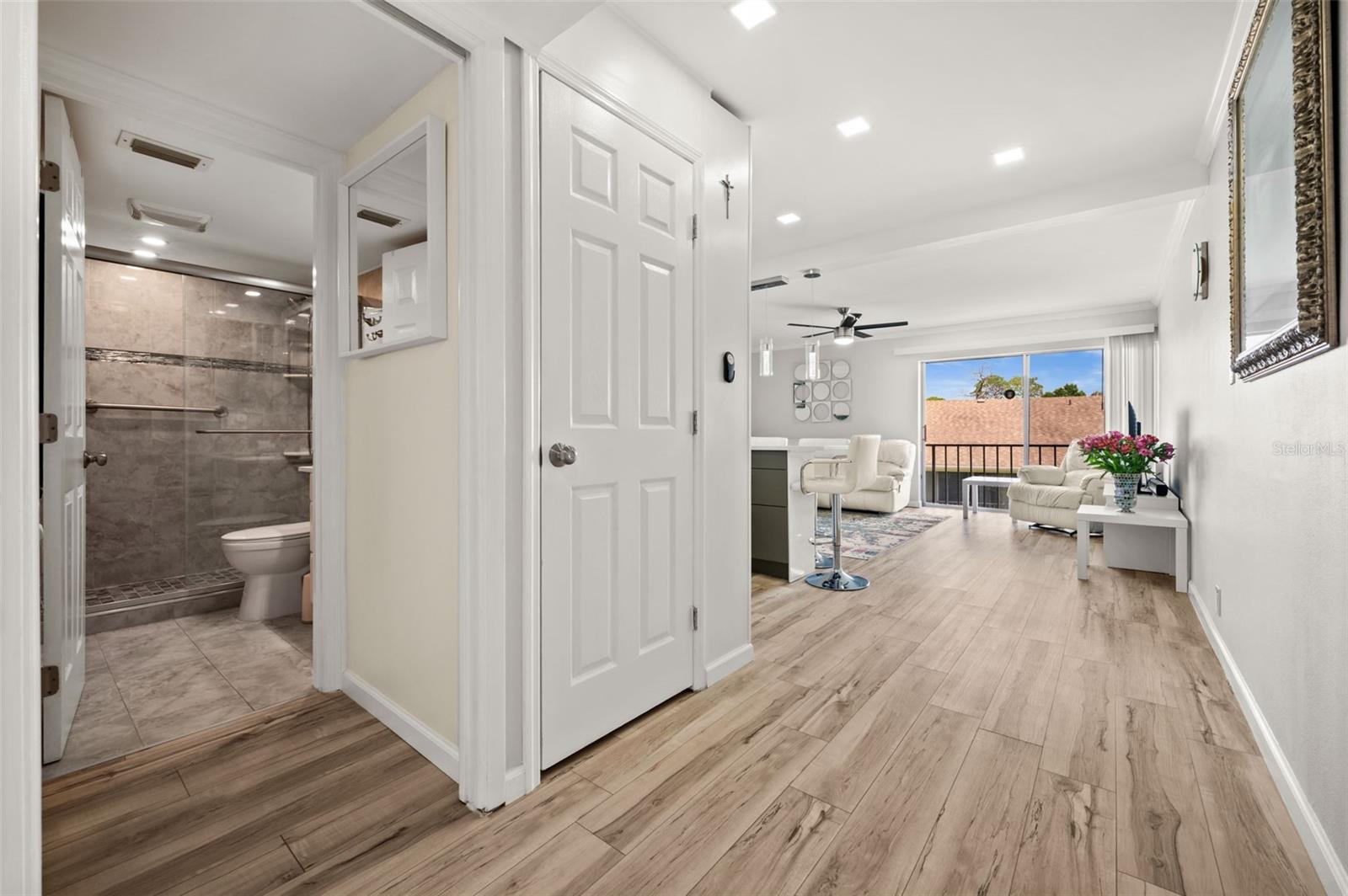 Image 17 of 30 For 2763 Woodgate Lane 301