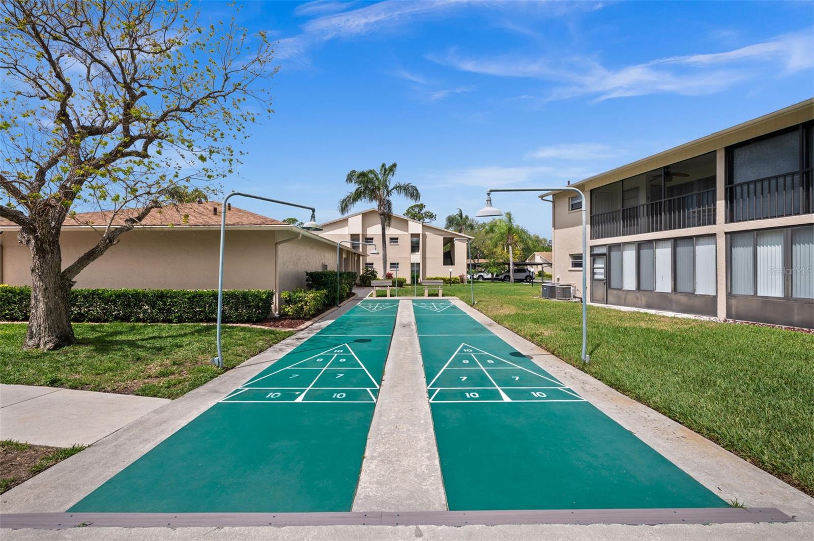 Image 21 of 30 For 2763 Woodgate Lane 301