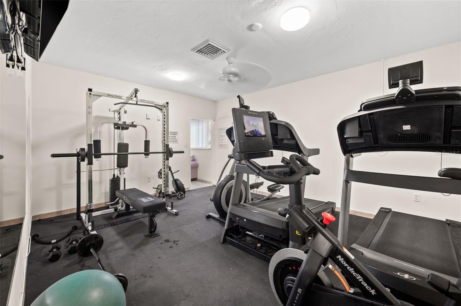 Image 24 of 30 For 2763 Woodgate Lane 301