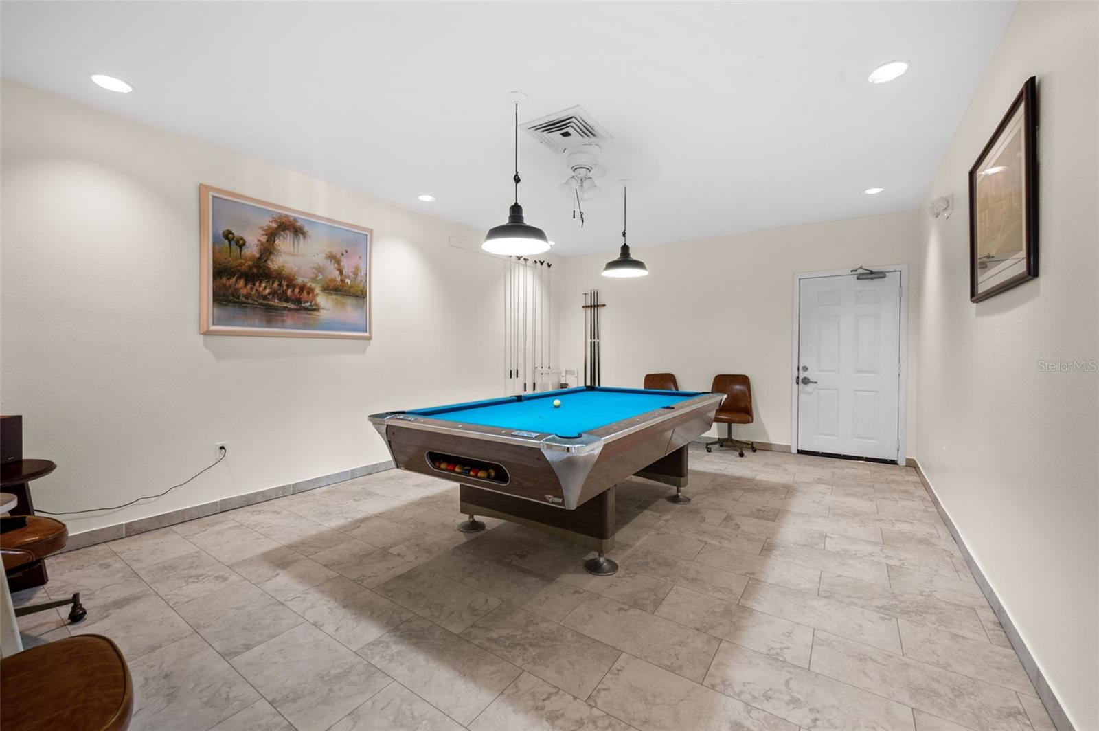 Image 27 of 30 For 2763 Woodgate Lane 301