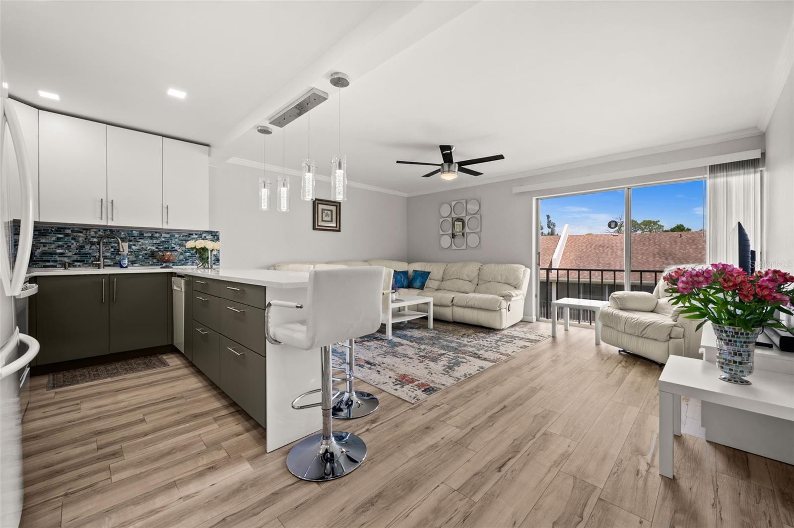 Image 4 of 30 For 2763 Woodgate Lane 301