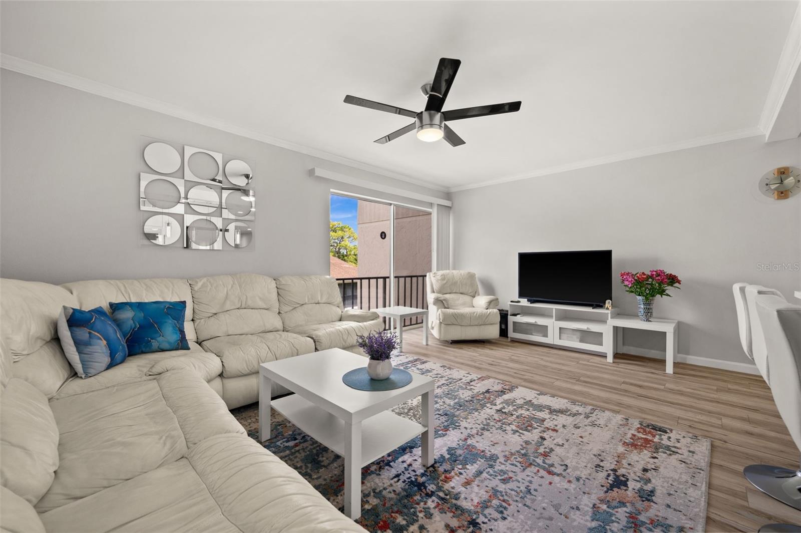 Image 6 of 30 For 2763 Woodgate Lane 301